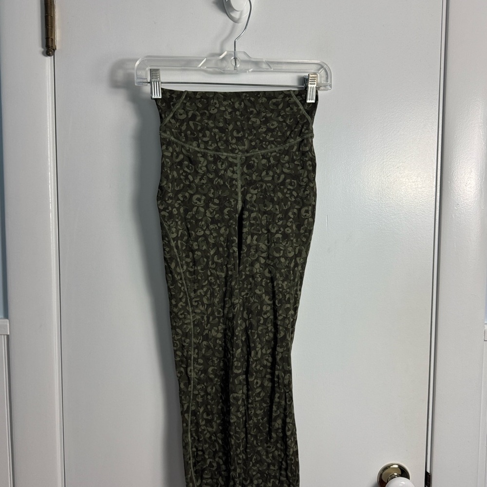 Lululemon Base‎ Pace High-Rise Tight 25" Intertwined Camo Medium Olive Multi 2 - Picture 3 of 11